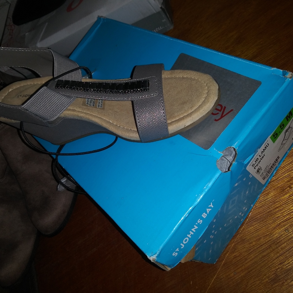 Shoes - Picture 4 of 8